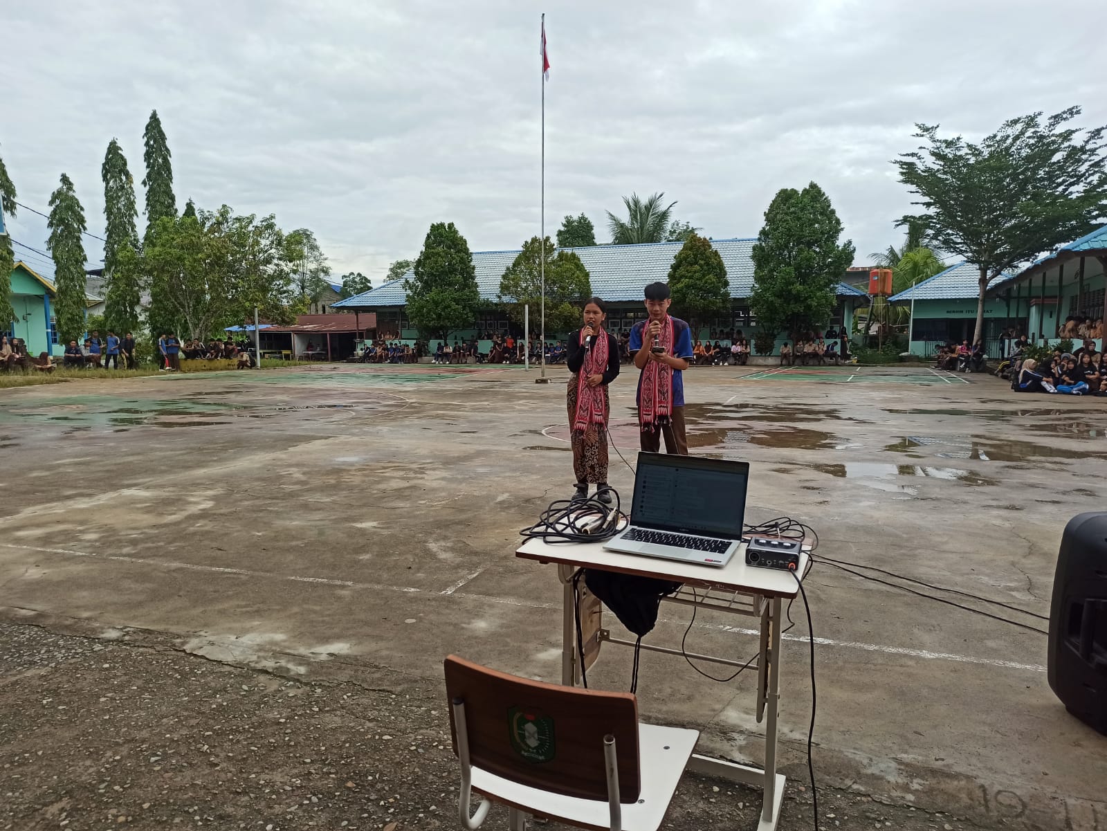 Revolusi Pembelajaran Visual: Canva Menghidupkan Kreativitas Siswa SMA Negeri 4 Sintang